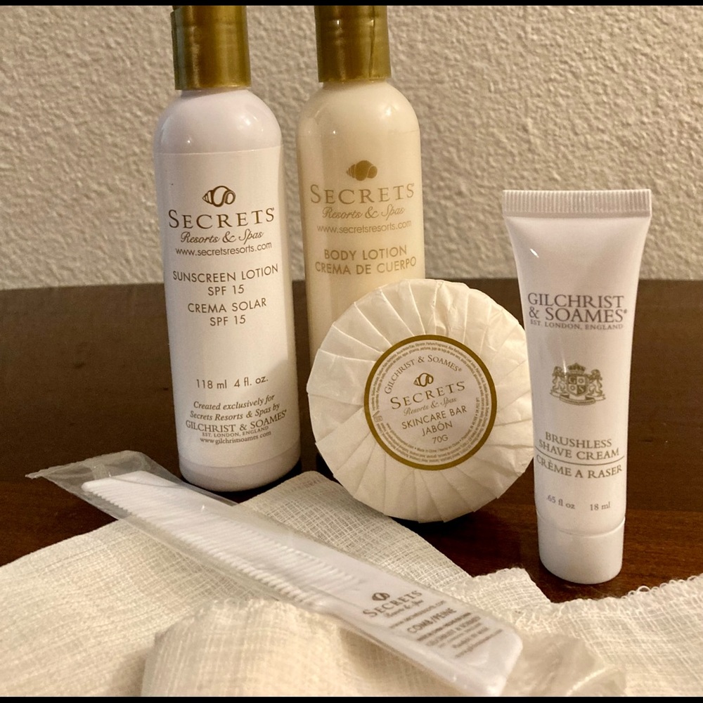 Gilchrist & Soames toiletry set lot skincare body bar lotion sunscreen soap comb
